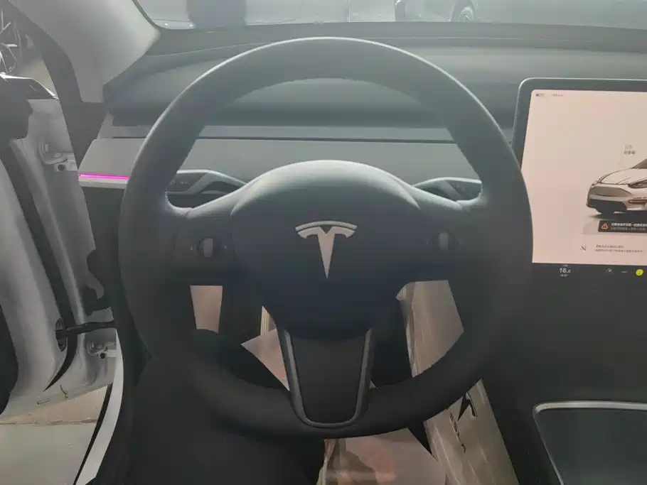 Tesla Model Y 2024 — фото 15
