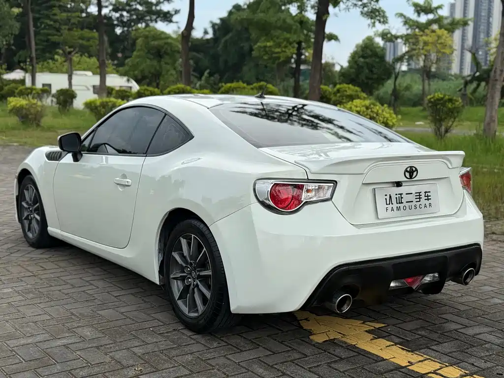 Toyota 86 2015 — фото 18