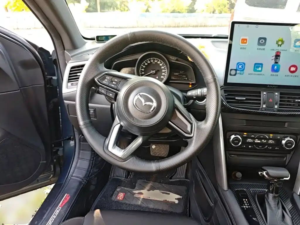Mazda CX-4 2018 — фото 11