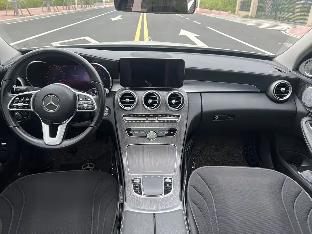 Mercedes-Benz C-Class 2019 — фото 6