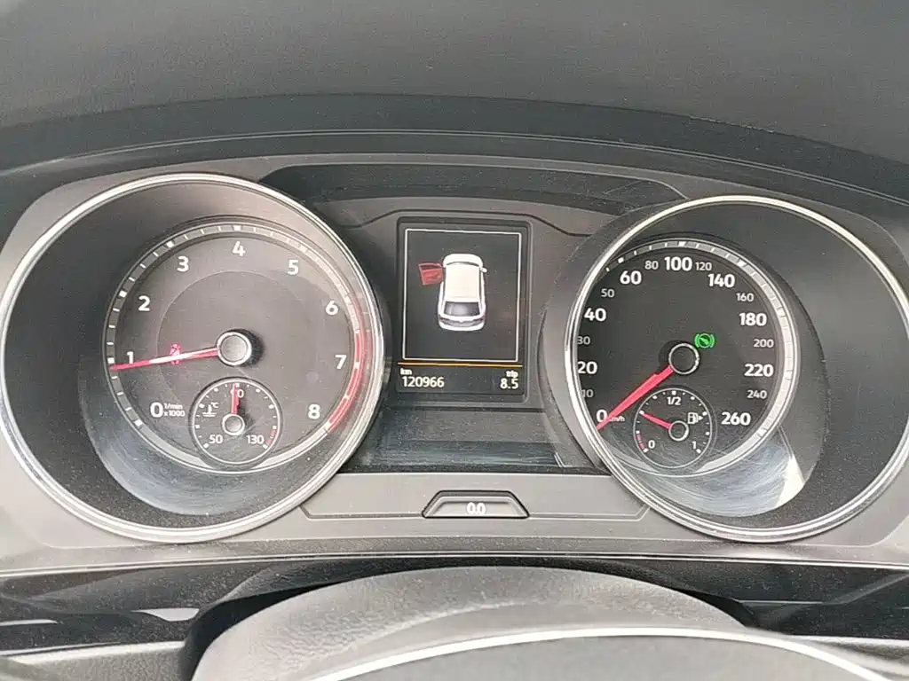 Volkswagen Tiguan L 2018 — фото 12