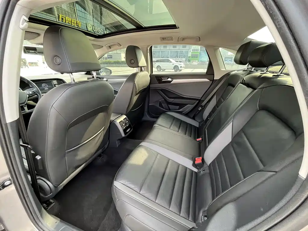 Volkswagen Sagitar 2020