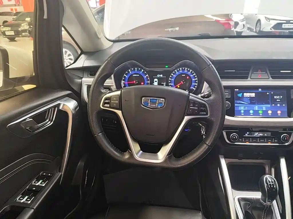 Geely Vision X3 2019 — фото 11