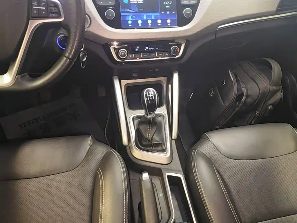 Geely Vision X3 2019 — фото 14