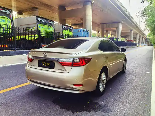 Lexus ES 2015