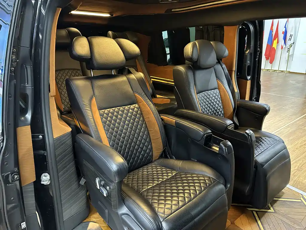 Mercedes-Benz V-Class 2018 — фото 22