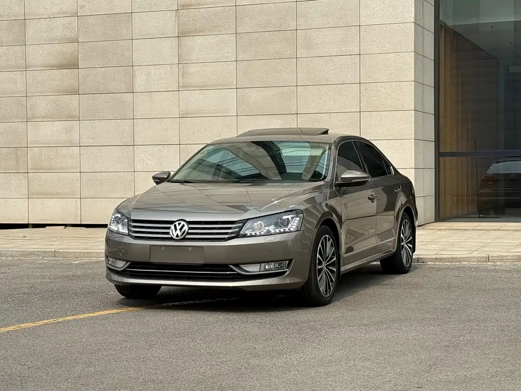Volkswagen Passat 2015 — фото 1
