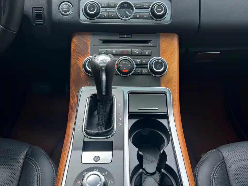 Land Rover Sport 2011 — фото 16