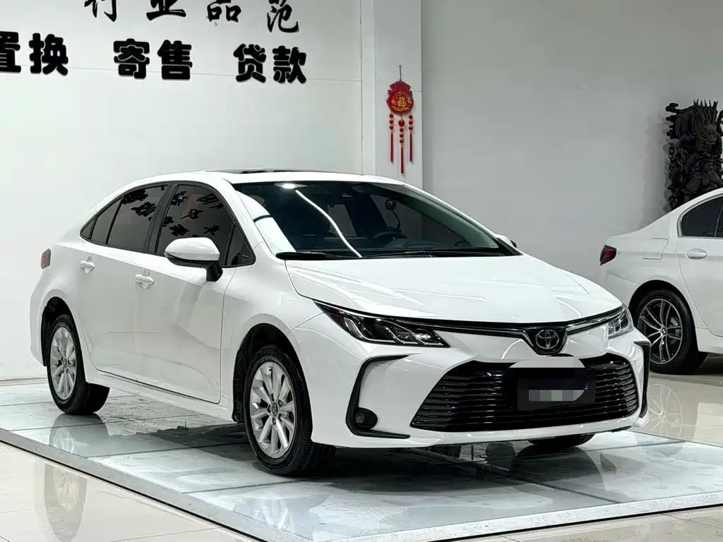 Toyota Corolla 2023 — фото 3