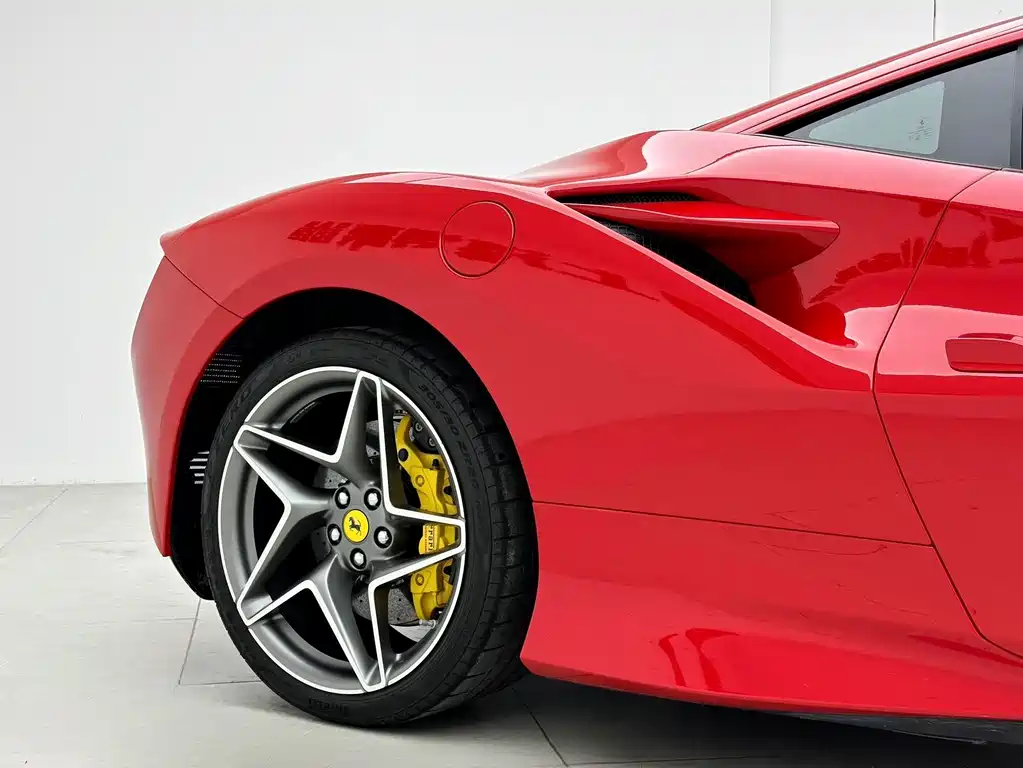Ferrari F8 2022 — фото 9