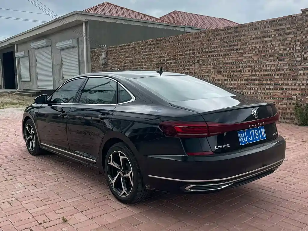 Volkswagen Passat 2023