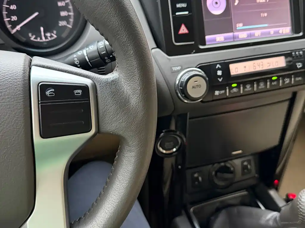 Toyota Prado 2016 — фото 24