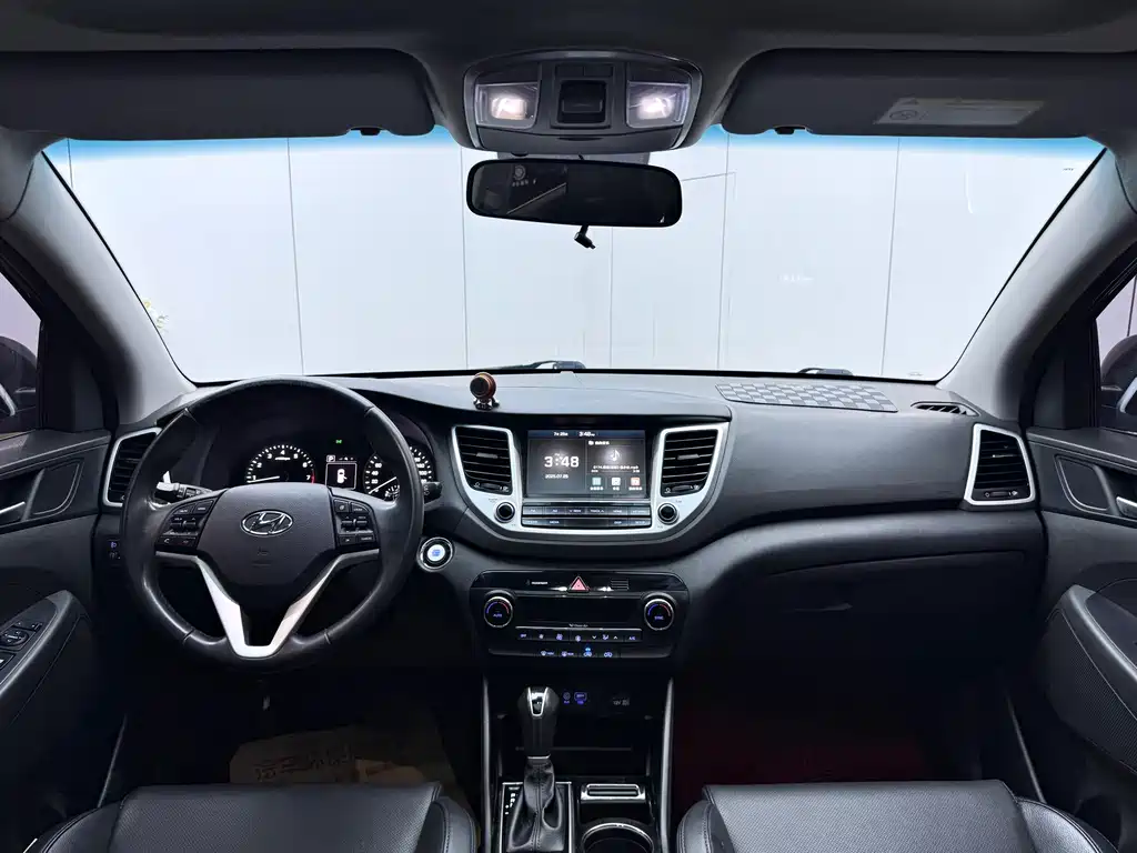 Hyundai Tucson 2017 — фото 18