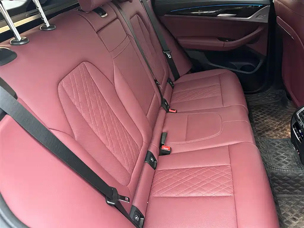 BMW iX3 2025 — фото 10