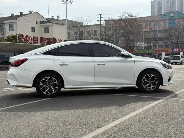 MG MG5 2022