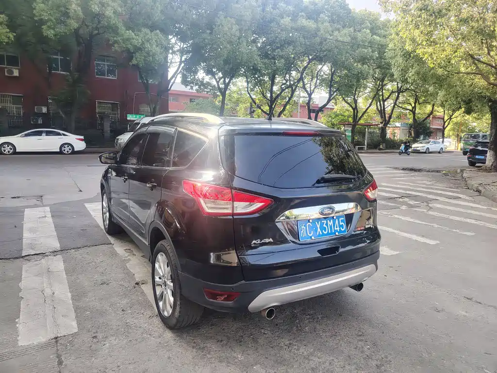 Ford Kuga 2014 — фото 11
