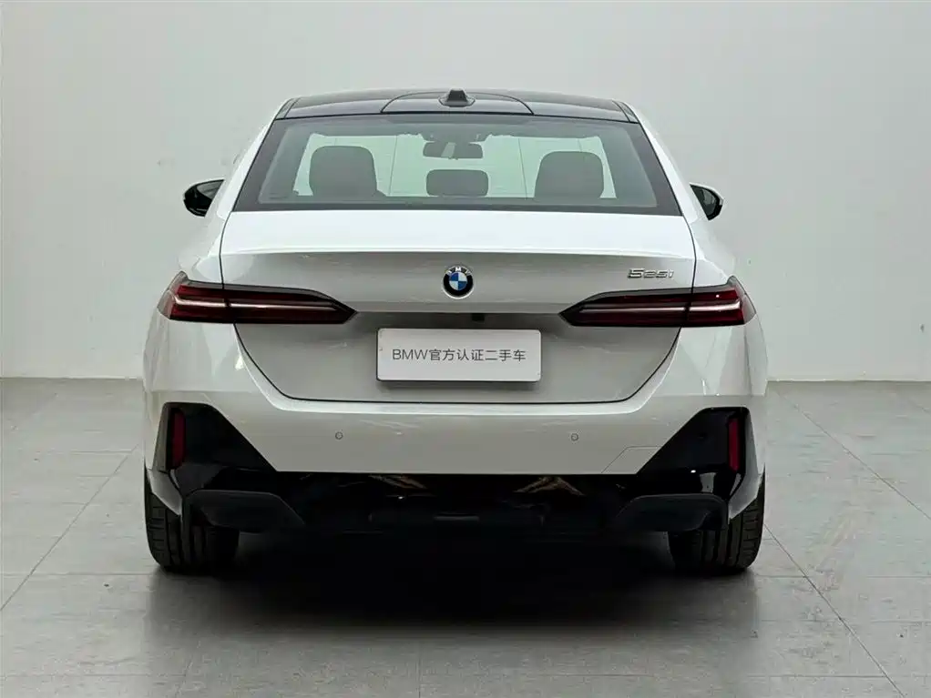 BMW 5 Series 2025