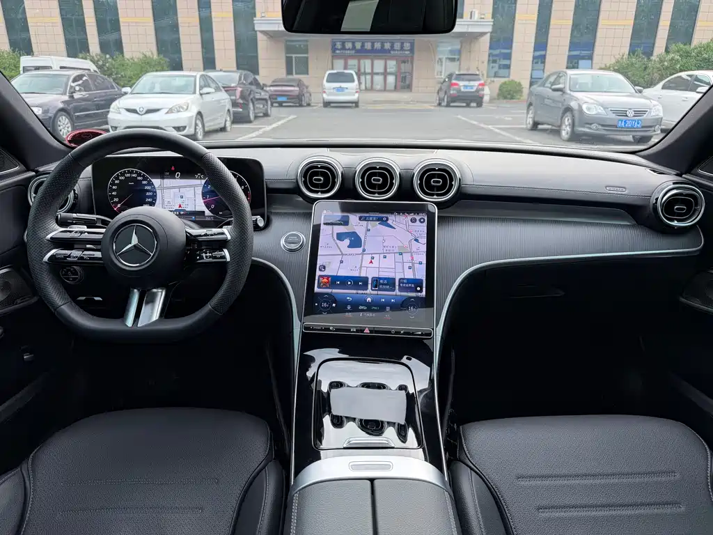 Mercedes-Benz C-Class 2024 — фото 14
