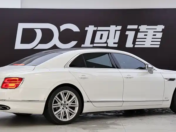 Bentley Flying Spur Plug-In Hybrid 2023