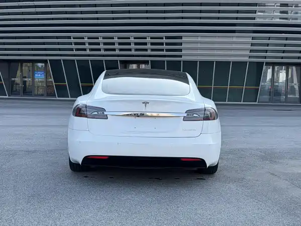 Tesla Model S 2019