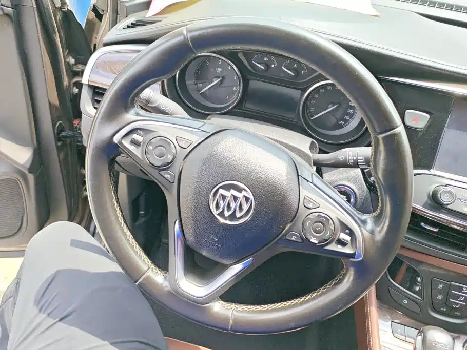 Buick Envision Plus 2017 — фото 15