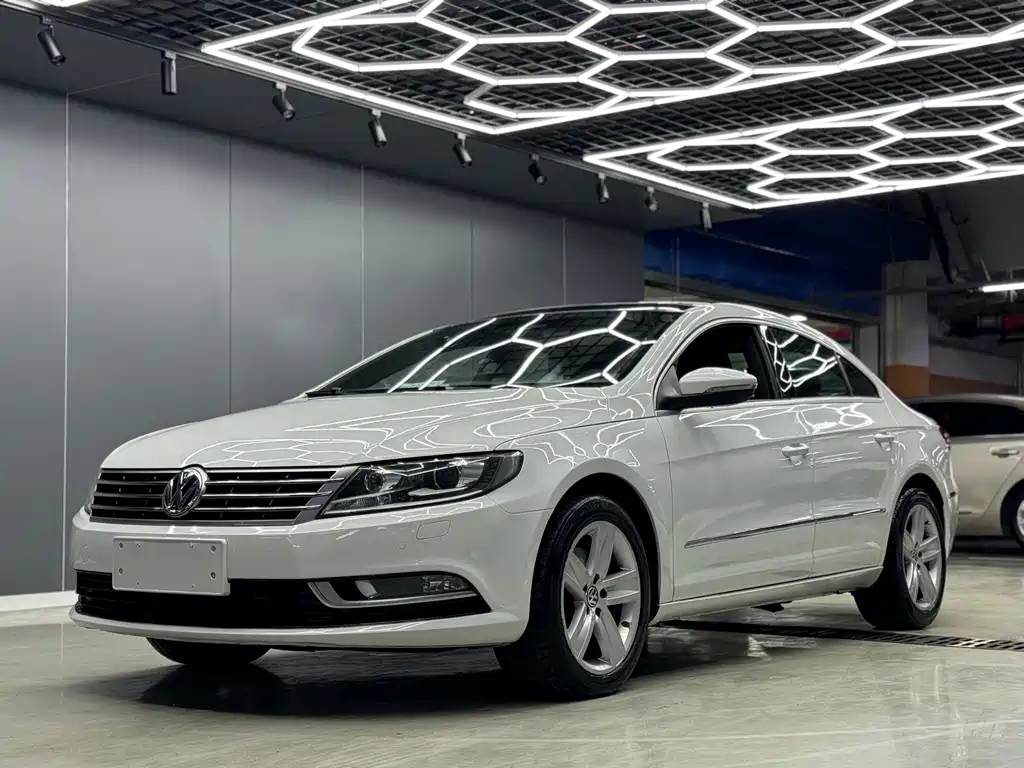 Volkswagen CC 2013 — фото 1