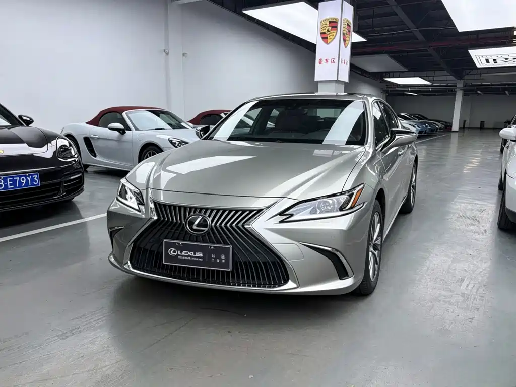 Lexus ES 2018