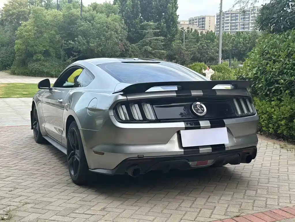 Ford Mustang 2018 — фото 8