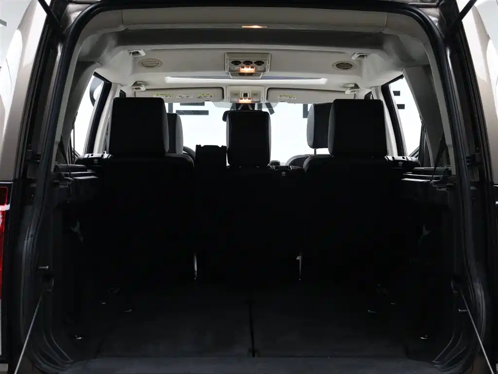 Land Rover Discovery 2011 — фото 11