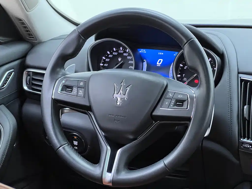 Maserati Levante 2019 — фото 32