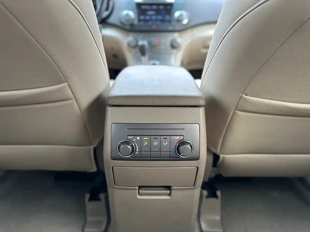 Toyota Highlander 2011 — фото 22