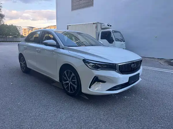 Geely Emgrand 2022