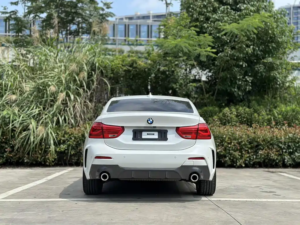 BMW 1 Series 2019 — фото 18