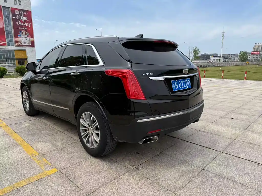 Cadillac XT5 2017 — фото 9