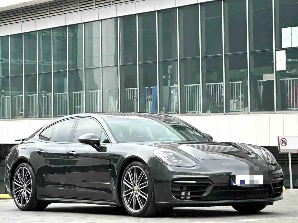 Porsche Panamera 2022