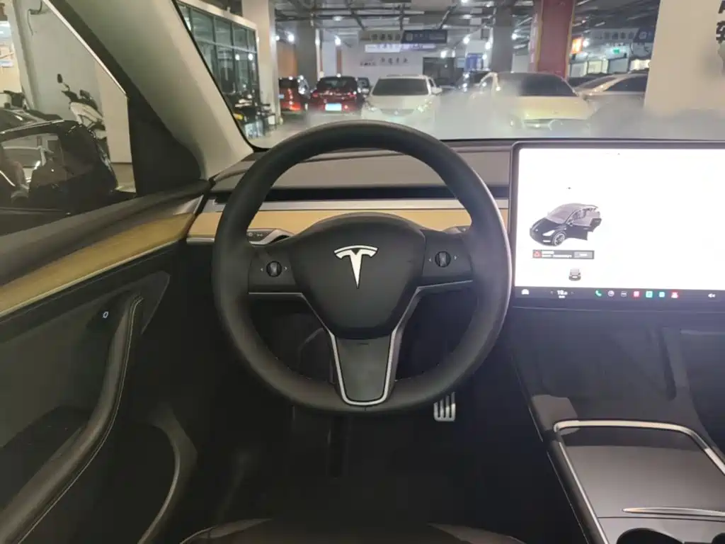Tesla Model Y 2023 — фото 11