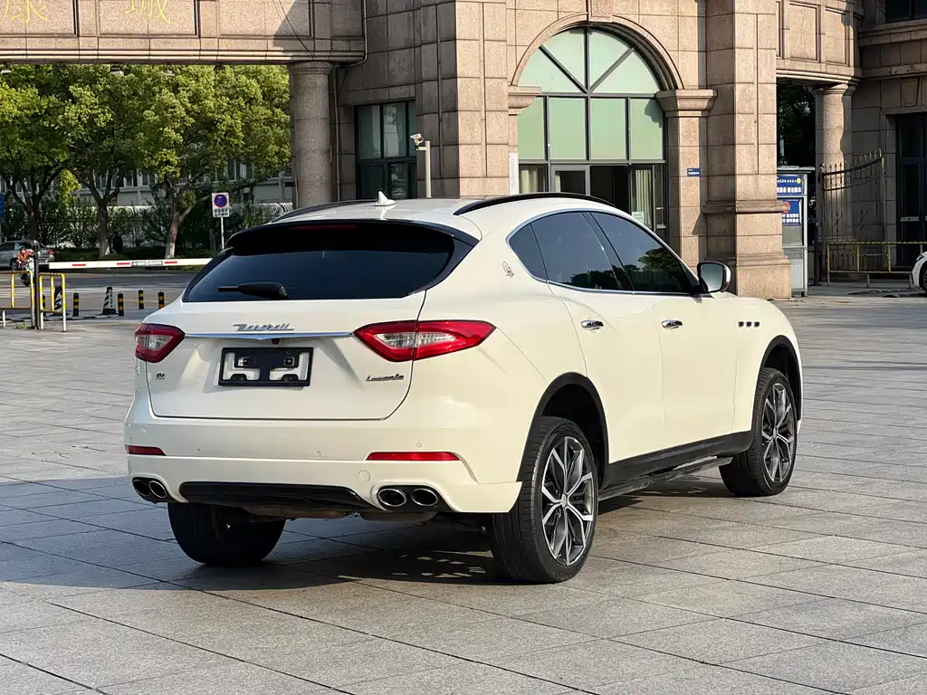 Maserati Levante 2018 — фото 9