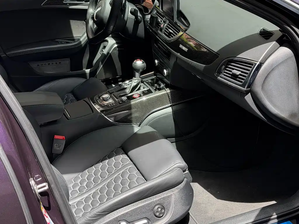 Audi RS 6 2018 — фото 17