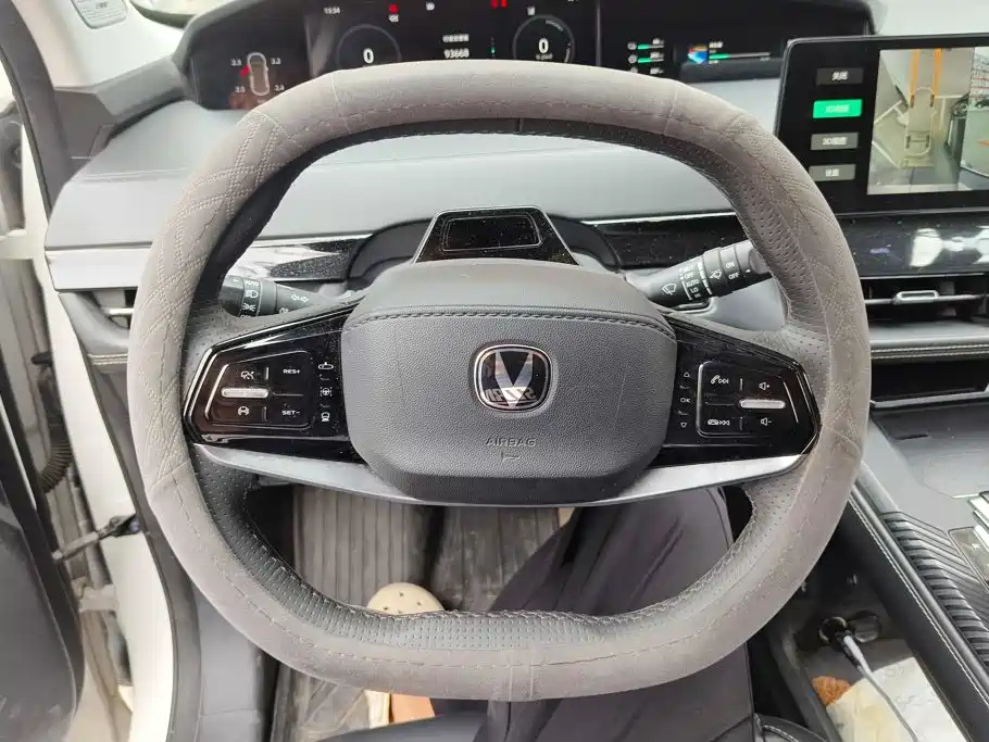 Changan UNI-K Smart Electronic Idd 2023 — фото 15