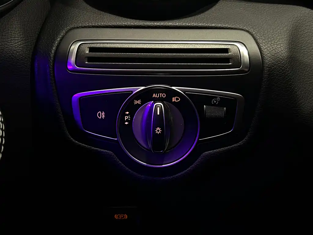 Mercedes-Benz C-Class 2021 — фото 17