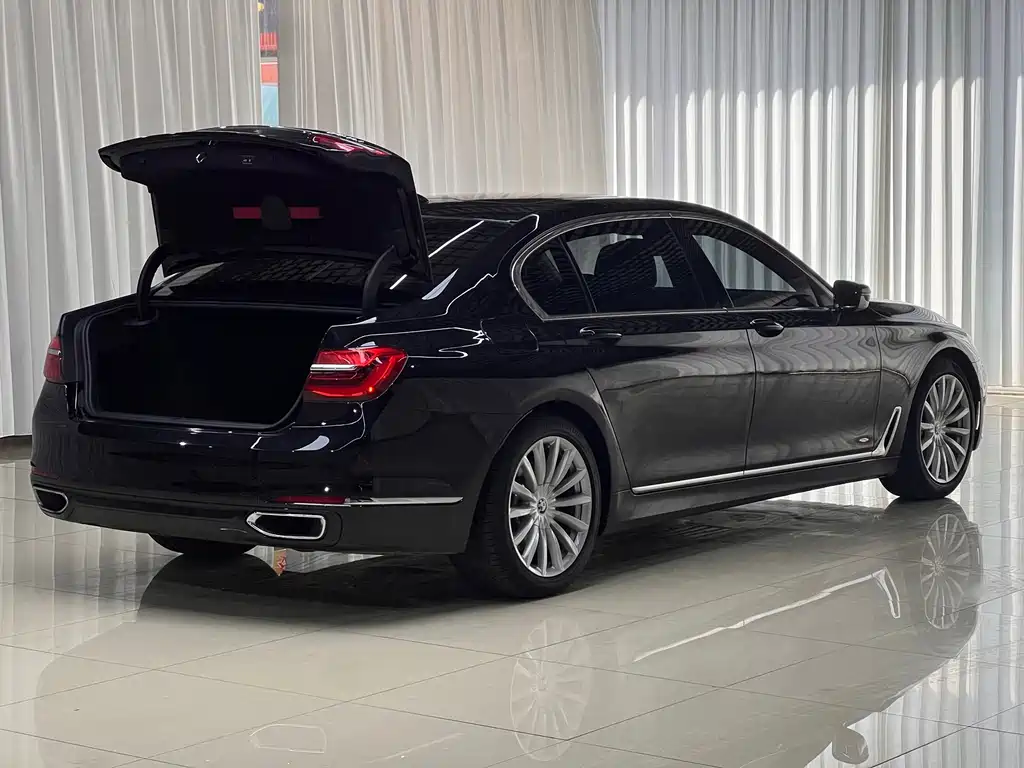BMW 7 Series 2016 — фото 7
