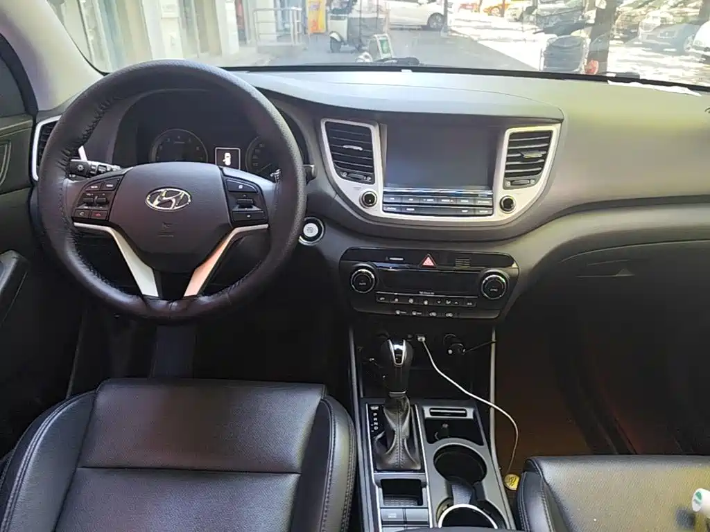 Hyundai Tucson 2016 — фото 10