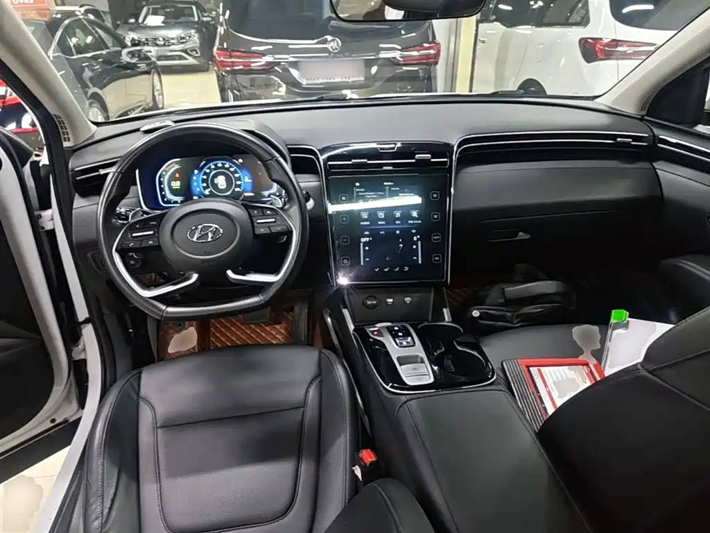 Hyundai Tucson 2023 — фото 10