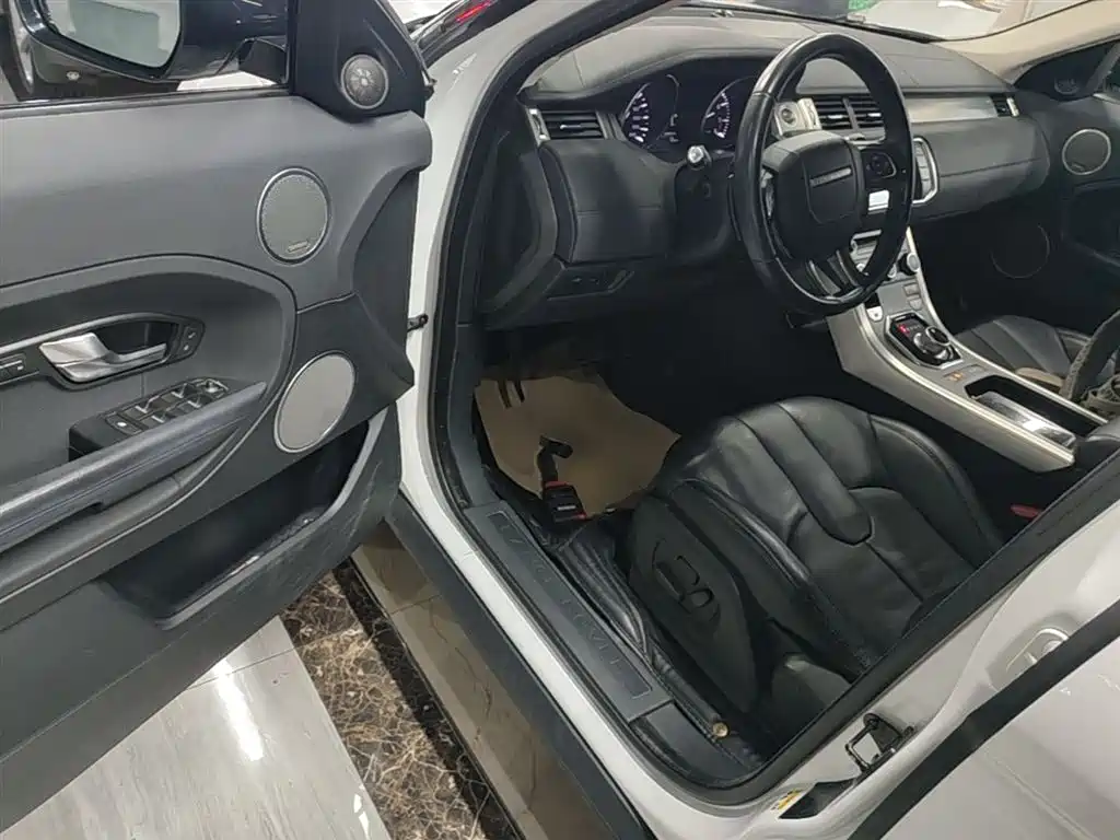 Land Rover Evoque 2016 — фото 16