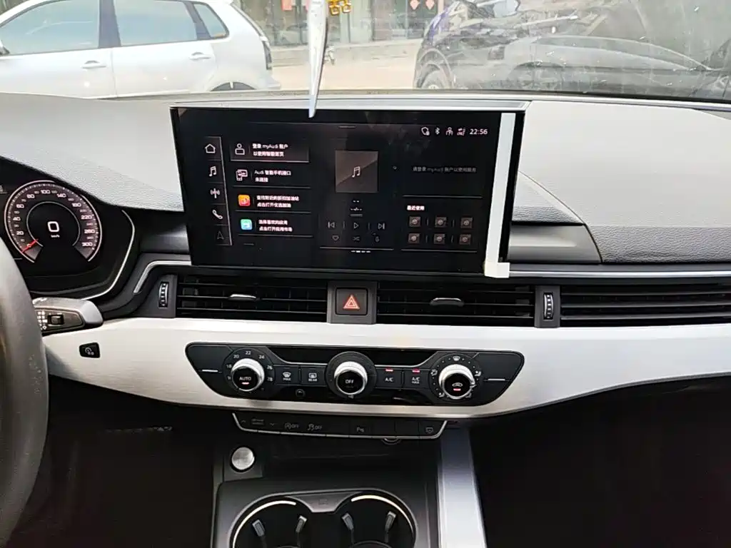 Audi A4L 2023 — фото 13