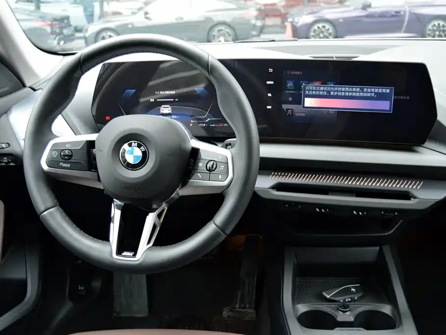 BMW 2 Series 2025 — фото 10