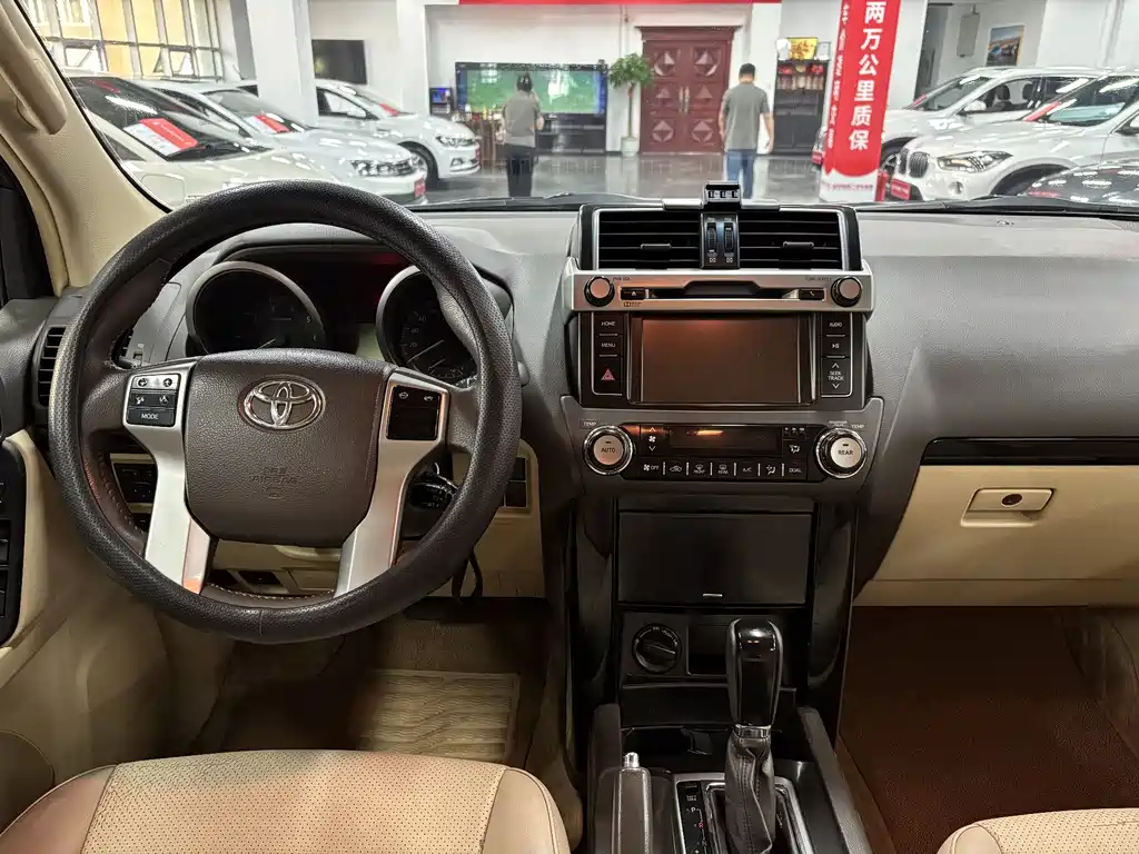 Toyota Prado 2016 — фото 8