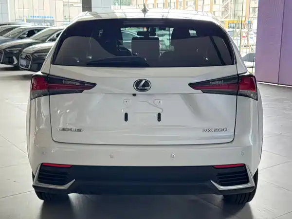Lexus NX 2020