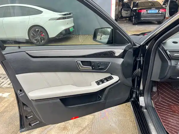 Mercedes-Benz E-Class 2012