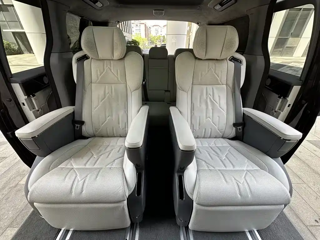 Zeekr 009 2025 — фото 13